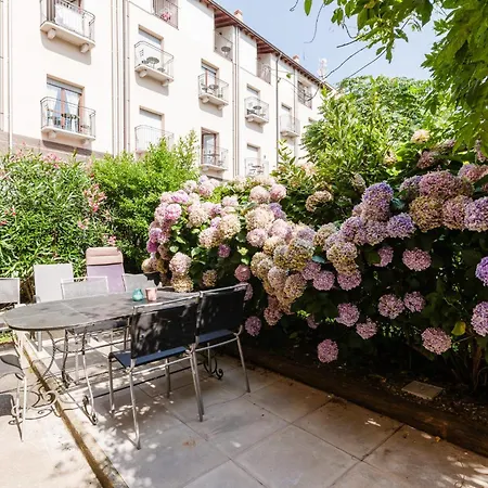 Azalea Apartment Acquaseria