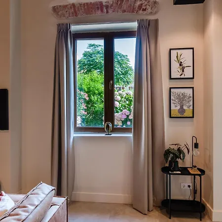 Azalea Apartment Acquaseria